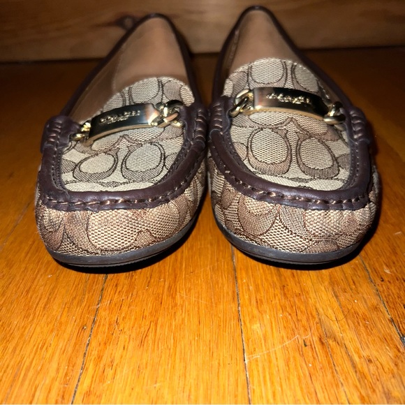 Coach Brown Signature Olive Loafers Gold Hardware. Excellent condition - Picture 6 of 7